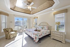 Hus, flere senger (Pet-friendly waterfront home with hea) | 4 soverom og sengetøy