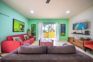 TV - 2 BR Condo for 8 Guests - At Playacar, Chac Ha (Playa del Carmen)