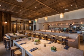 Breakfast, lunch and dinner served - 1 Hotel West Hollywood (West Hollywood)