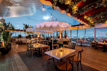 2 bars/lounges, lobby lounge, cocktail bar at 1 Hotel West Hollywood