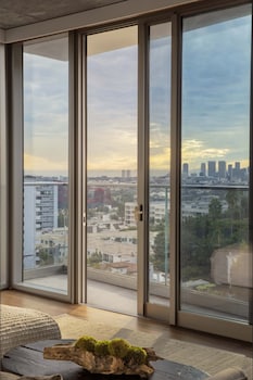 1 bedroom, premium bedding, down comforters, pillowtop beds at 1 Hotel West Hollywood