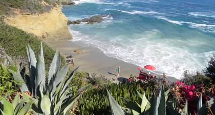 Wonderful 2 Bedroom Home in Irvine! Great for Long Visits or Corporate Housing.