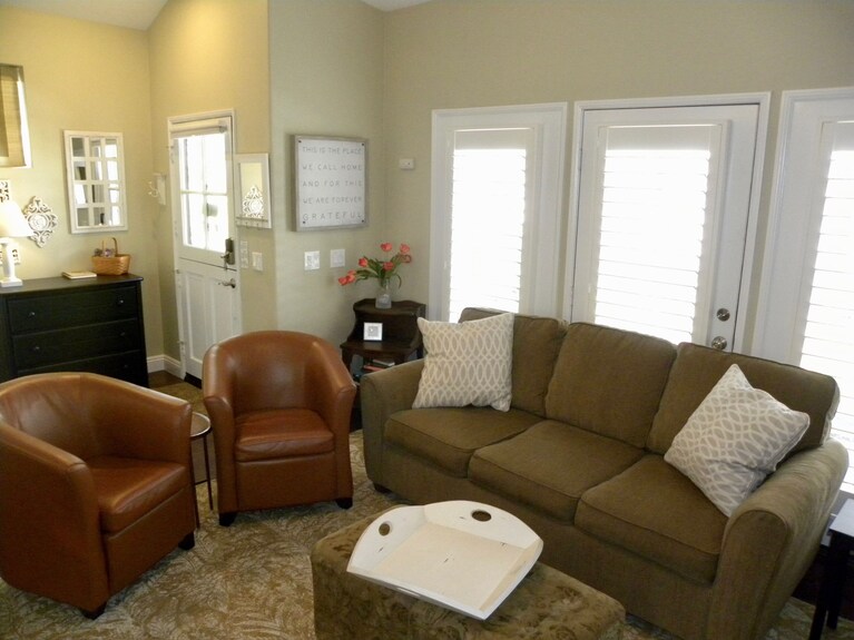 Wonderful 2 Bedroom Home In Irvine! Great For Long Visits Or Corporate Housing. - Irvine, CA