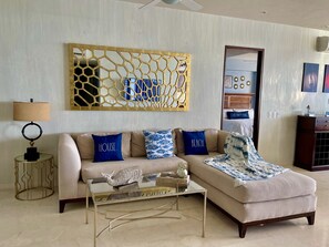 TV - A Dream Worth Dreaming is a 3 bedroom 31/2 bathrooms beachfront property. (Puerto Vallarta)