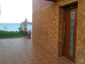 تفاصيل الفندق من الخارج