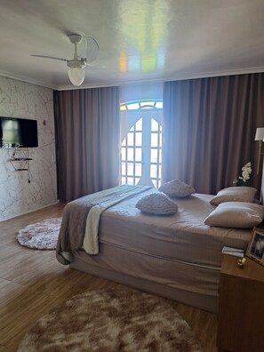 2 bedrooms, iron/ironing board, WiFi