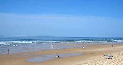 Superbe Villa avec piscine dans secteur calme (058)