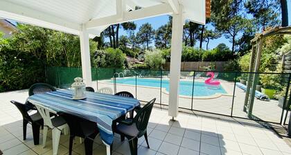 Superbe Villa avec piscine dans secteur calme (058)