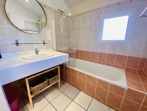 Bathtub - Superbe Villa avec piscine dans secteur calme (058) (Biscarrosse)