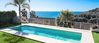 BANANA -  Beautiful house in ARENYS DE MAR with private pool and garden, and a breathtaking view of the Mediterranean Sea!