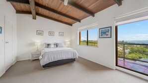 Room - Milton 5, 99 Pacific Drive (Port Macquarie)