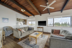 TV - Milton 5 - Top Floor unit with amazing views! (Port Macquarie)