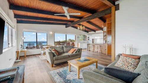 Milton 5, 99 Pacific Drive