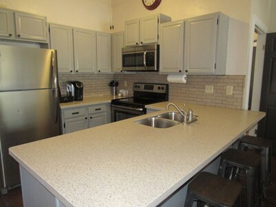 Newly remodeled, fully furnished condo located near Pinetop Country Club