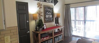 Nyrenovert, fullt møblert leilighet beliggende i nærheten av Pinetop Country Club