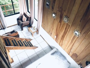 Panoramic-Ferienhütte, Mehrere Betten, Bergblick | Verdunkelungsvorhänge, Bügeleisen/Bügelbrett, kostenloses WLAN