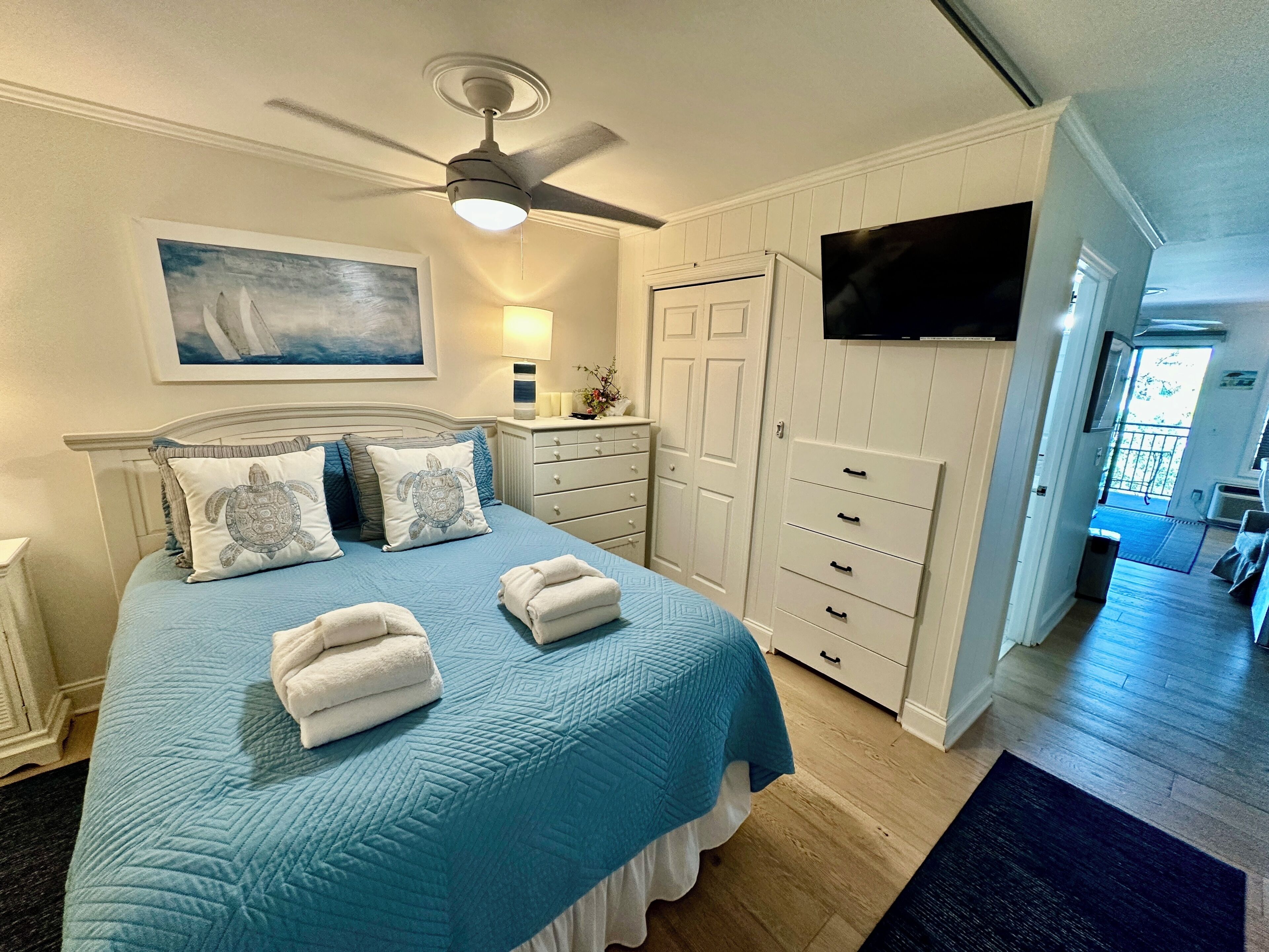 1 dormitori, planxa i posts de planxar, wifi gratuïta i roba de llit 