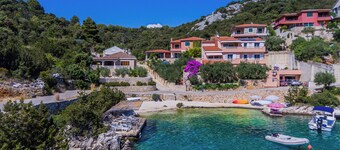 Katja i Vinišće * Central Dalmatien / Katja i Vinišće (lejlighed til 4-5 personer)