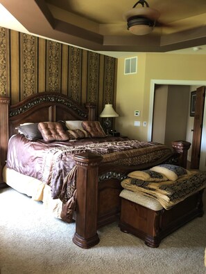 3 bedrooms, iron/ironing board, WiFi, bed sheets