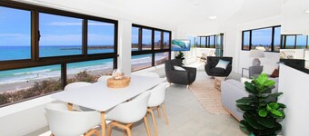 Parkyn Place 7 - Newly Refurbished 3 Bedroom Oceanfront Apartment w/FREE WIFI!