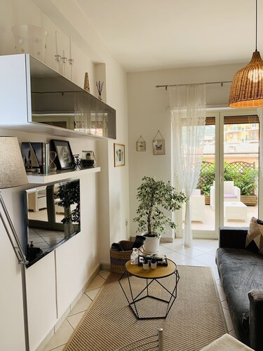 NEW BEAUTIFUL APARTMENT WITH LARGE TERRACE- A CASA DI CAROLINA