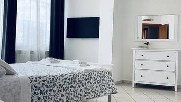 2 bedrooms, desk, iron/ironing board, free WiFi