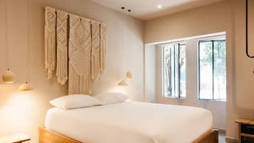 Deluxe Double Room, 1 Katil Ratu (Queen) (Pancha) | Peti besi dalam bilik, langsir/tirai gelap terus, Wi-fi percuma