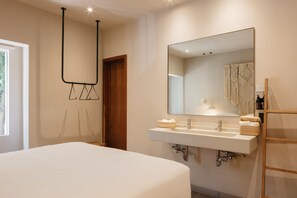 Habitación doble Deluxe, 1 cama Queen size (Pancha) | Lavabo en el baño