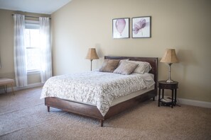 6 bedrooms, iron/ironing board, internet, bed sheets