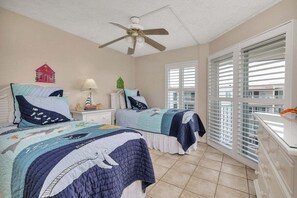 2 slaapkamers, een strijkplank/strijkijzer, gratis wifi, beddengoed