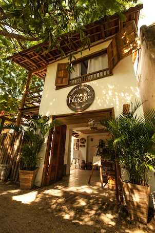 Fachada de la propiedad