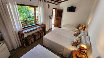 Quadruple Room | In-room safe, free WiFi, bed sheets