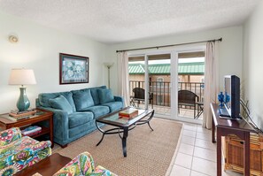 TV, DVD player - St. Simons Beach Club, Oceanfront Pool, Fabulous Beach Access and More! (Saint Simons Island)