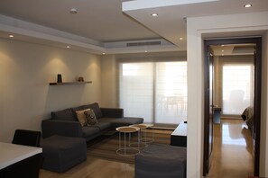 Flat-screen TV, DVD player - 107 - Two-Bedroom Beach Apartment (Estepona)
