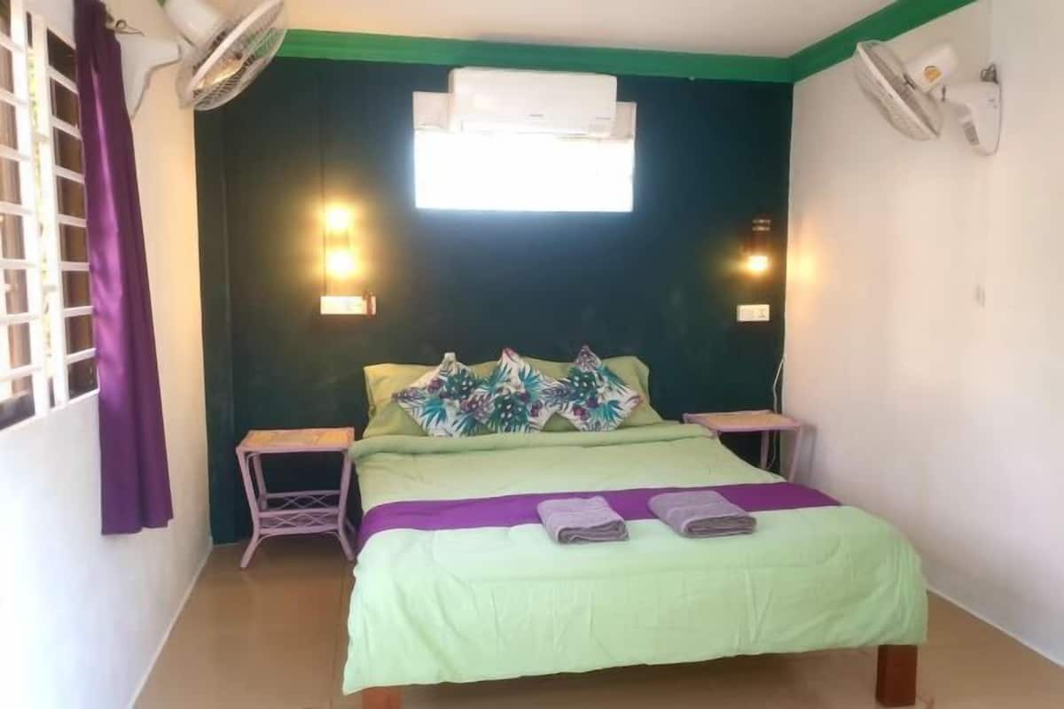 1 bedroom, free WiFi, bed sheets