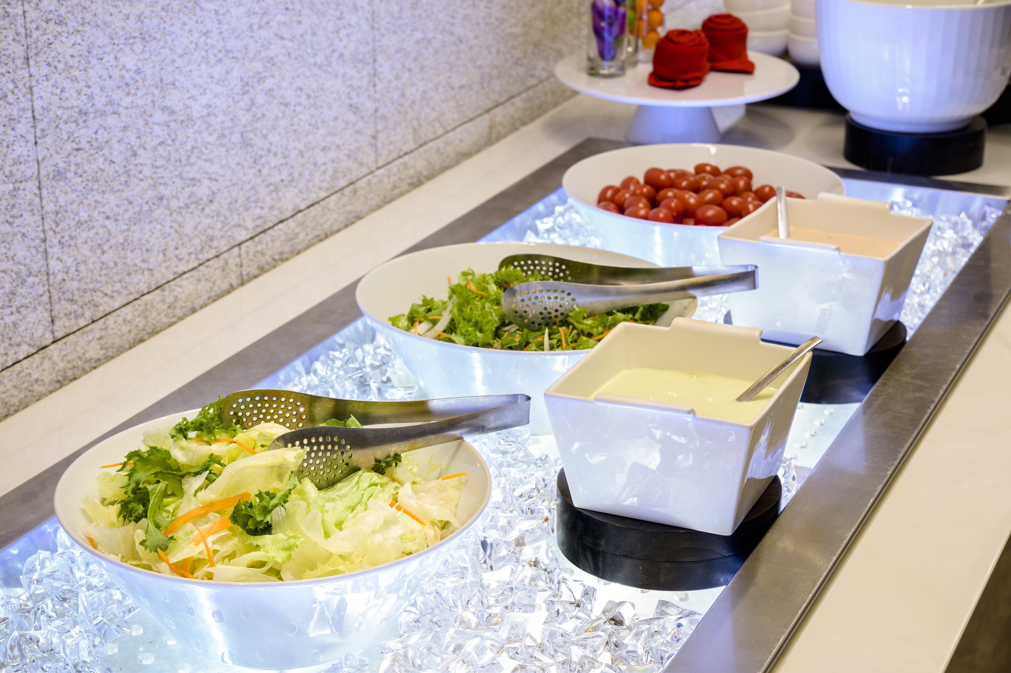 daily buffet breakfast (krw 16000 per person)