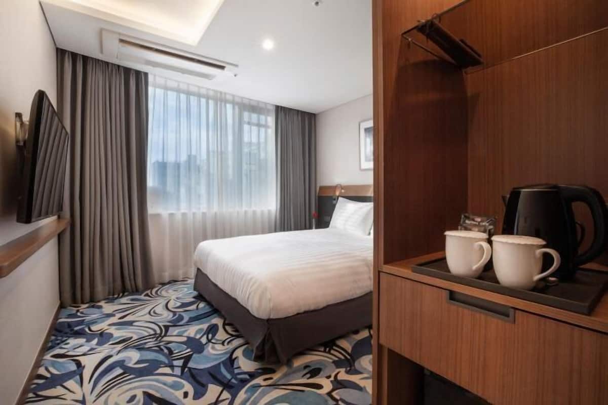 1 Schlafzimmer, hochwertige Bettwaren, Daunenbettdecken, Zimmersafe