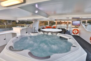 Pure Indulgence (12 berth houseboat) | Room amenity - All Seasons Houseboats (Mildura)
