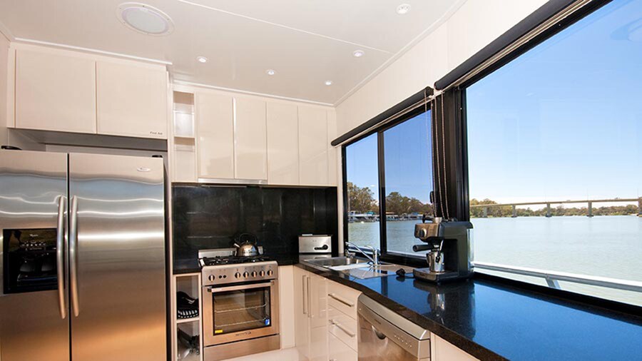 All Seasons Houseboats