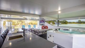 Ultimate Indulgence (12 berth houseboat) | Terrace/patio