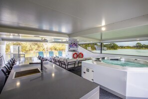 Ultimate Indulgence (12 berth houseboat) | Terrace/patio