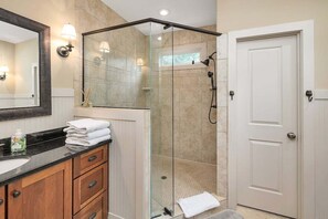 Douche, serviettes fournies