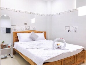 Minibar, desk, soundproofing, free WiFi - Thanh Vinh Hotel (Ho Chi Minh City)