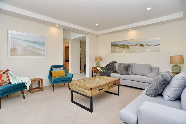 Living area - Stream Lea (Christchurch)