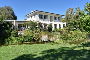 Garden - Stream Lea (Christchurch)