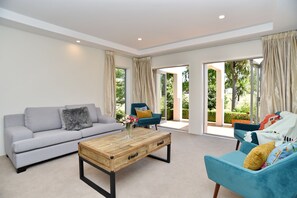 Living area - Stream Lea (Christchurch)