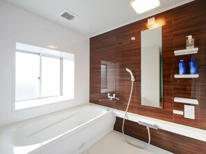 Bathroom sink - Sakura Coco Residence (Osaka)
