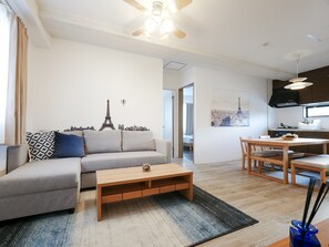 4F Sakura Coco Residence | Living room