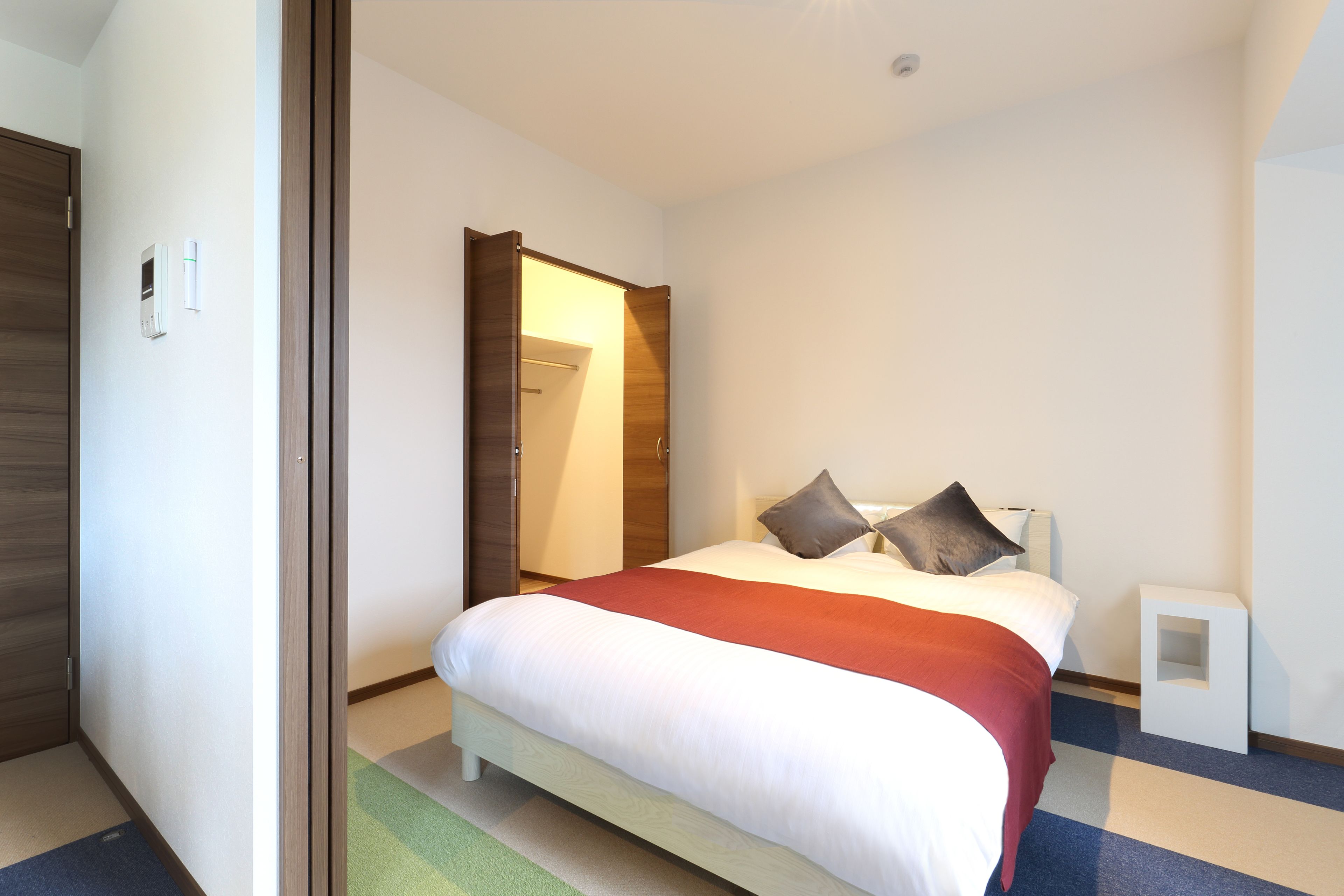 2 bedrooms, desk, iron/ironing board, free wifi