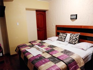 Standard Room, 1 King Bed